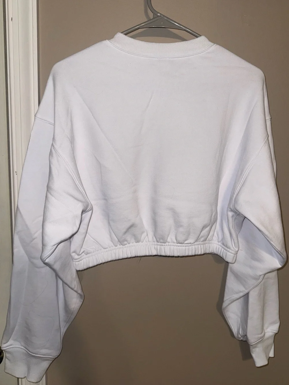 ALO YOGA devotion crewneck pullover size medium NWT
